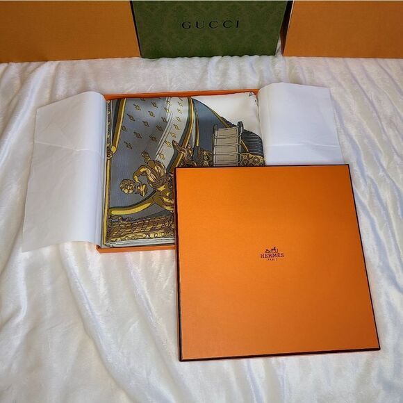 HERMÈS La Rèale-Vue du Carrosse de la Galère Silk Scarf - Picture 3 of 10